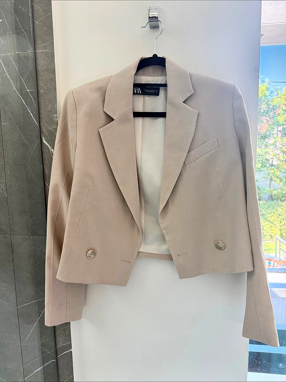 Zara Beige Suit (2 piece set) Cropped Blazer Size XS Pants size S - Like New